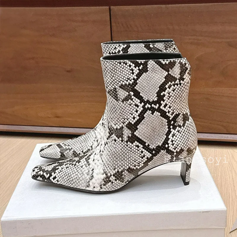 Botas cortas de piel auténtica - Street Fashion Rome 2025 reseña y precio